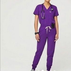 FIGS Women’s Magic Purple Scrub set